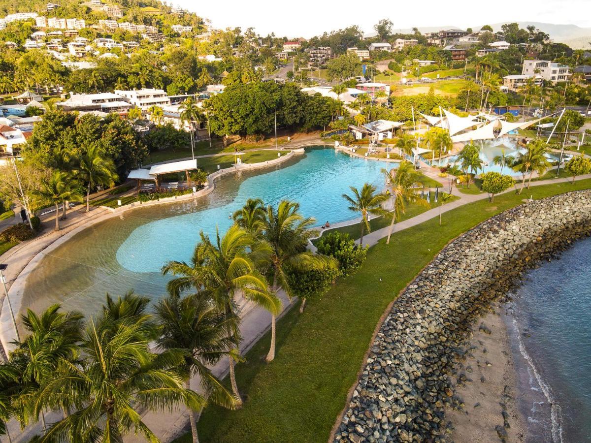 Nomads Airlie Beach (Adults Only) Екстериор снимка