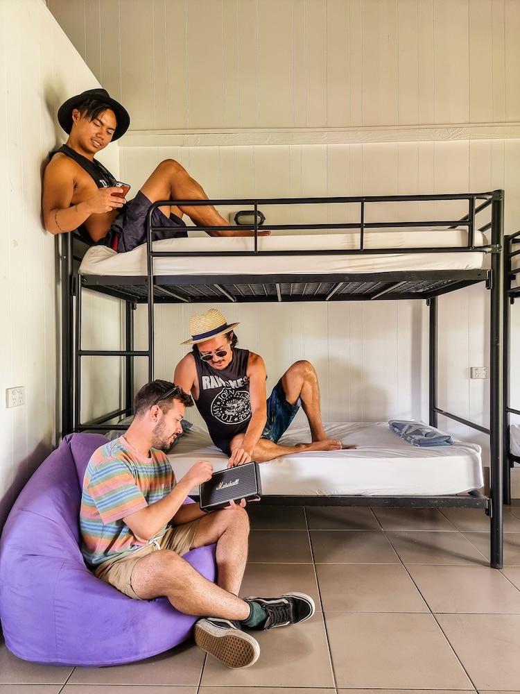 Nomads Airlie Beach (Adults Only) Екстериор снимка