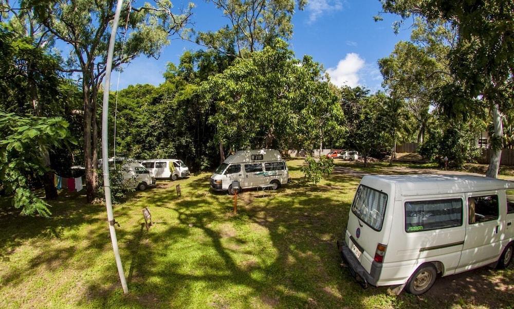 Nomads Airlie Beach (Adults Only) Екстериор снимка