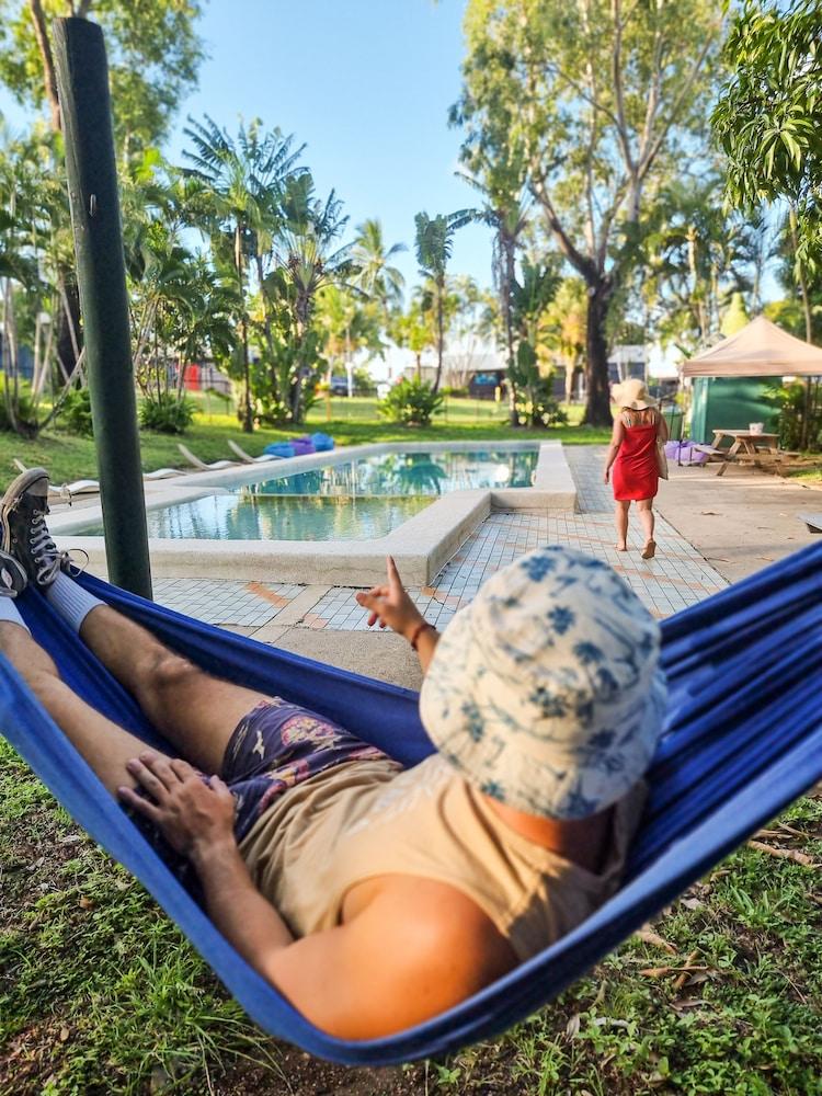 Nomads Airlie Beach (Adults Only) Екстериор снимка